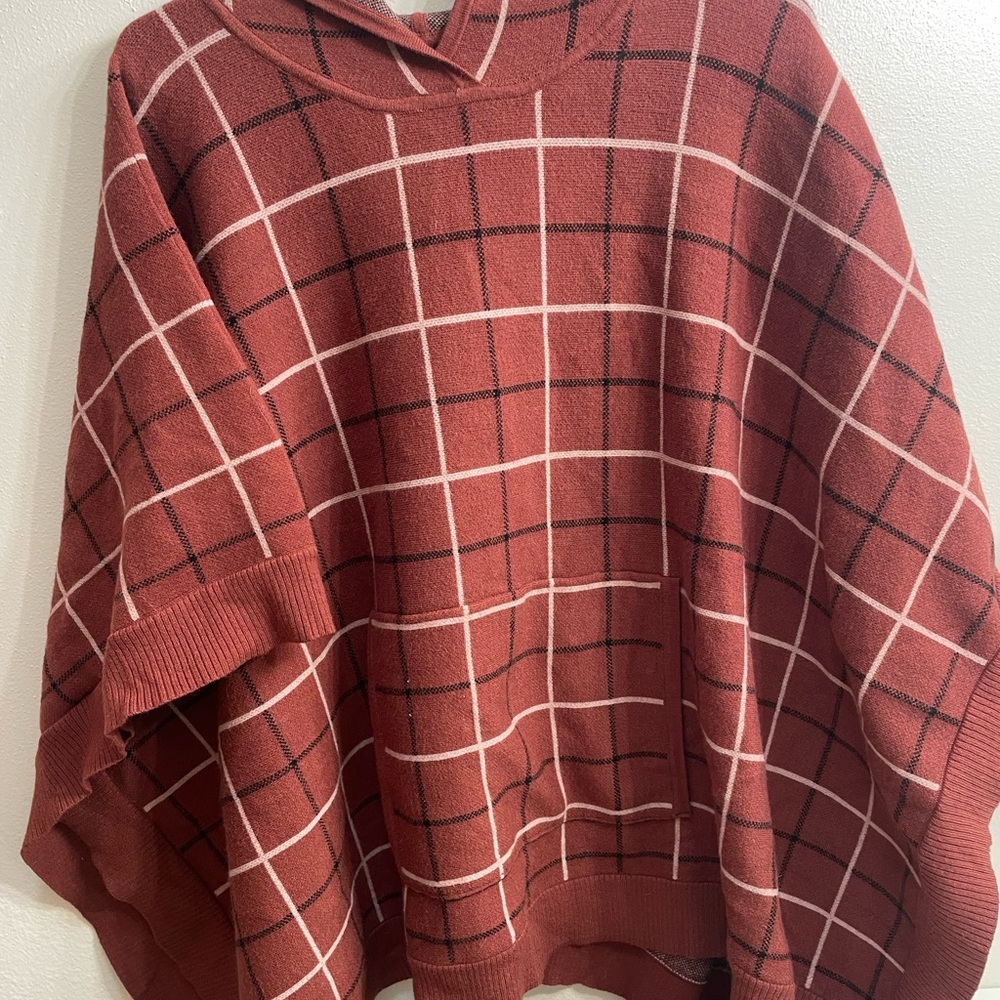 Tahari Burnt Orange and Black Textured Poncho one size